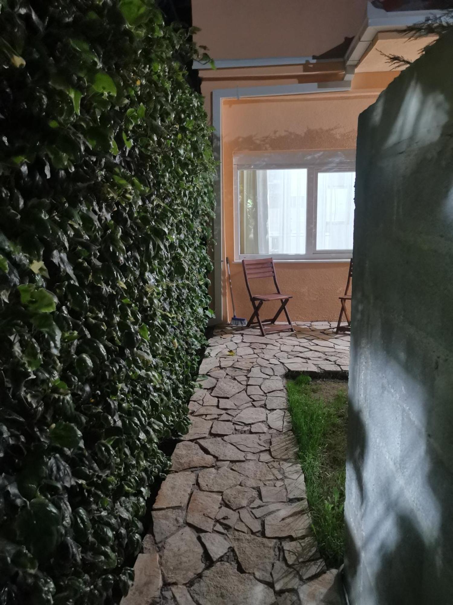 In Apartments Airport Mitrovici  Exterior photo